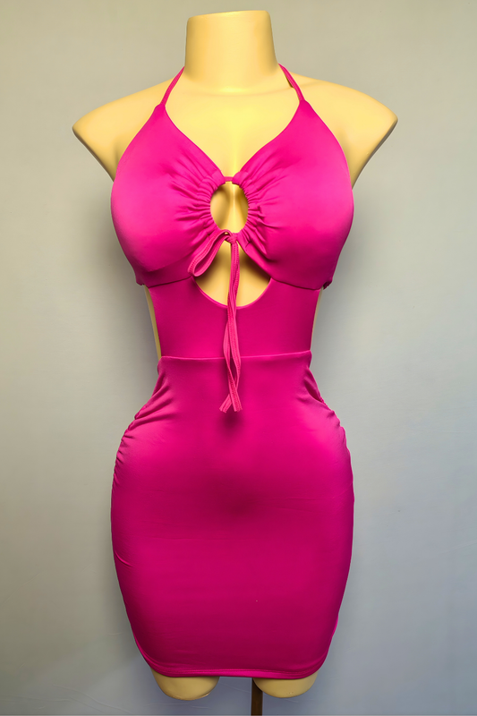 Vestido Alpha Muse - Cuello Halter y Cortes Escultóricos