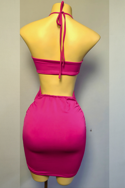 Vestido Alpha Muse - Cuello Halter y Cortes Escultóricos