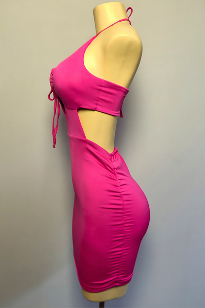 Vestido Alpha Muse - Cuello Halter y Cortes Escultóricos